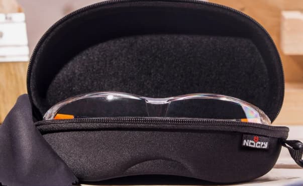 Eyewear Accessories
