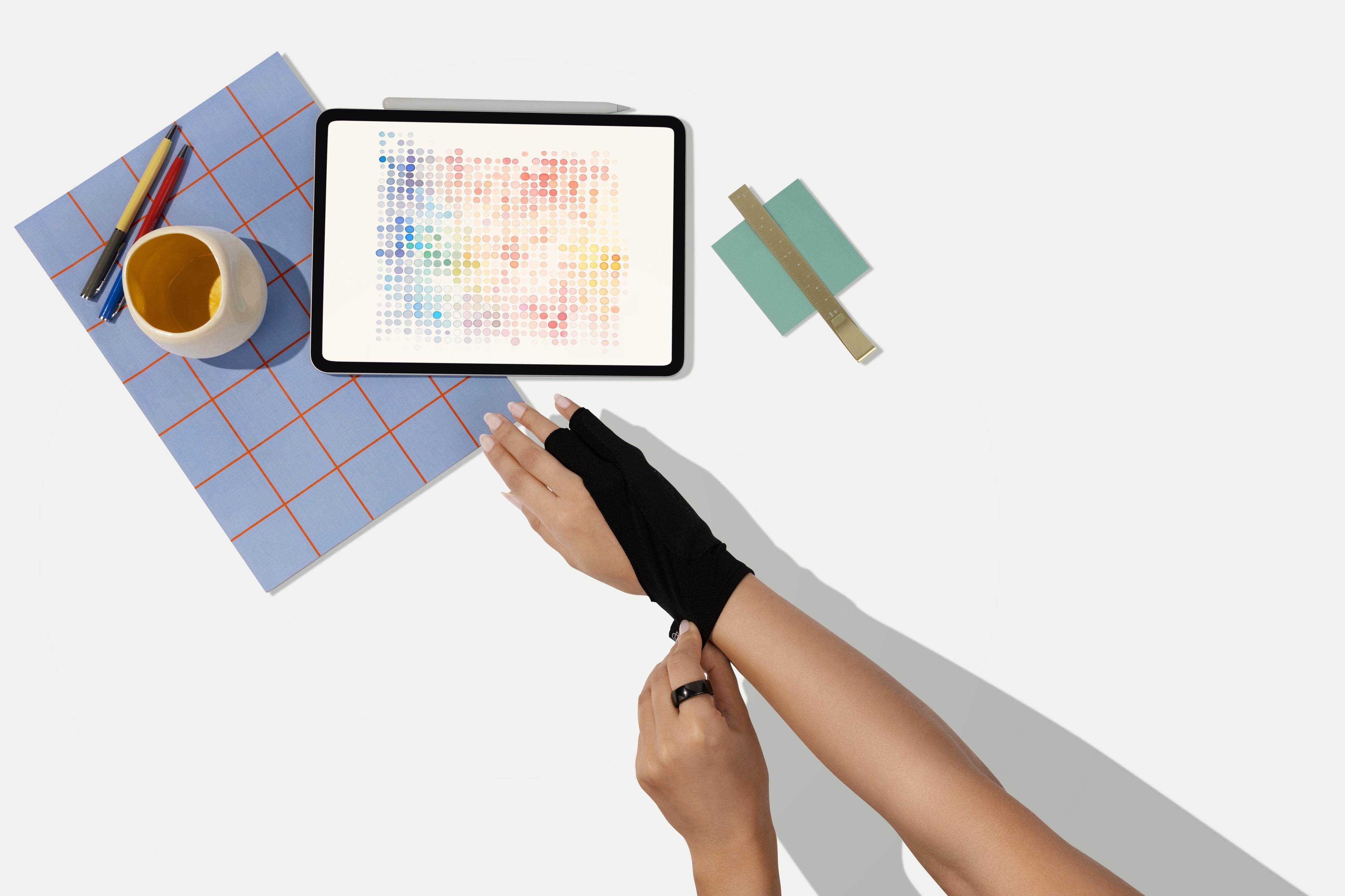 Paperlike's Drawing glove