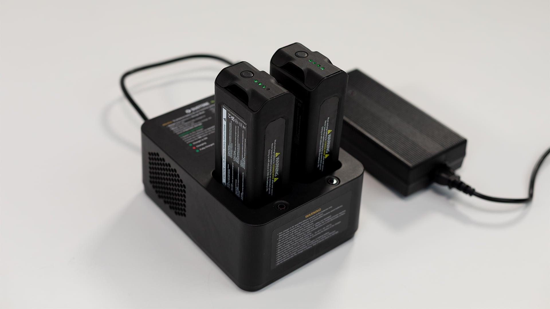 Batterien und Ladegerät