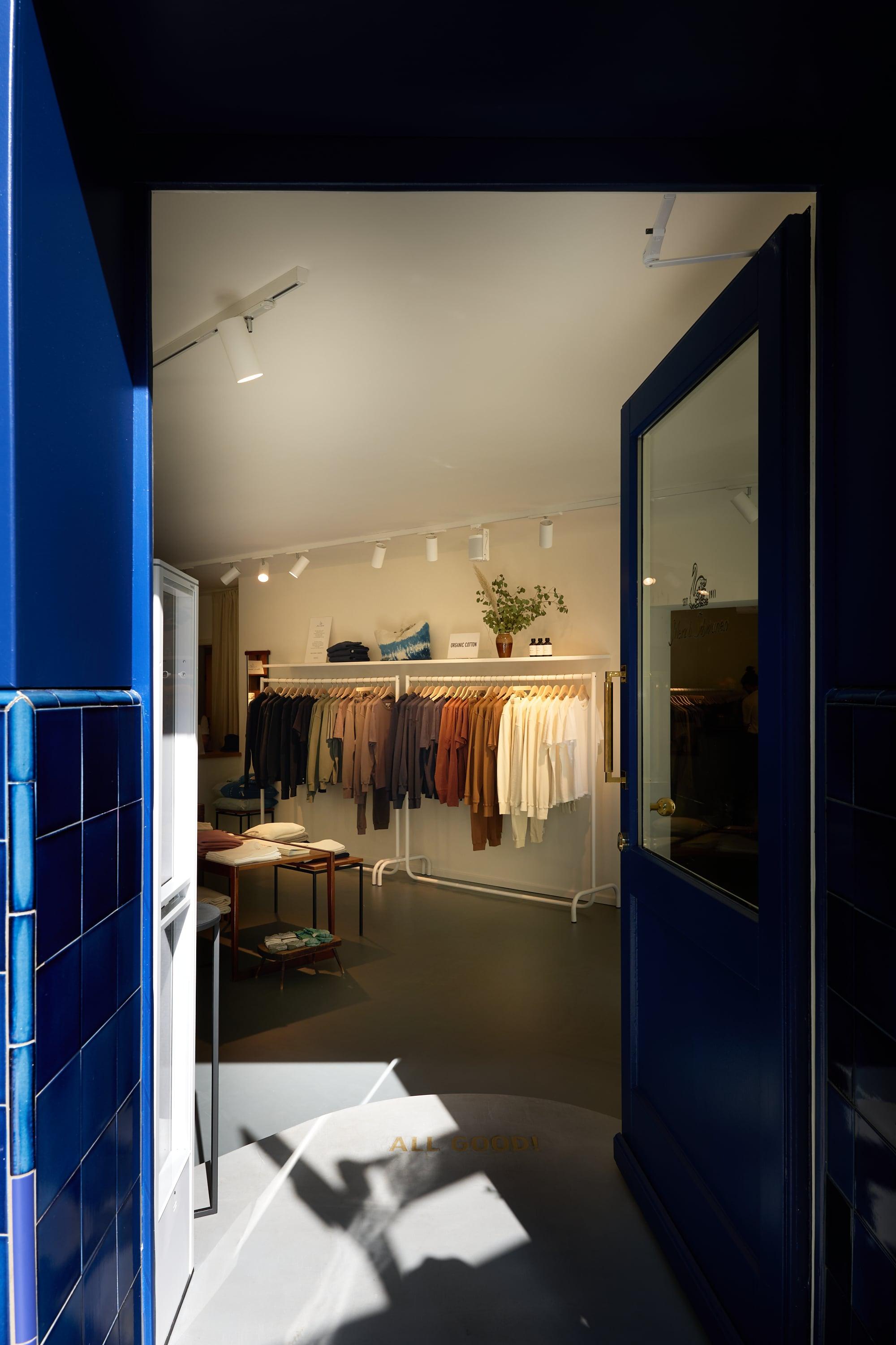 STORES