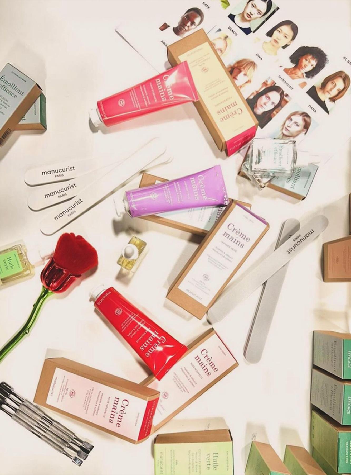 Professionals, press and partnerships