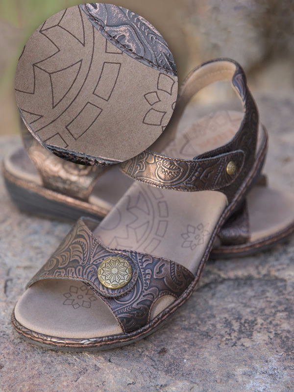 taos escape sandal